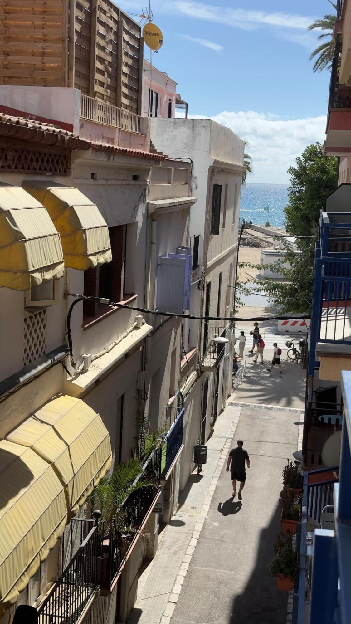 Sunny Flat In Sitges 30 Seconds To Beach, Balcony & Sea Views! Dış mekan fotoğraf