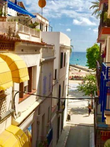 Sunny Flat In Sitges 30 Seconds To Beach, Balcony & Sea Views! Dış mekan fotoğraf