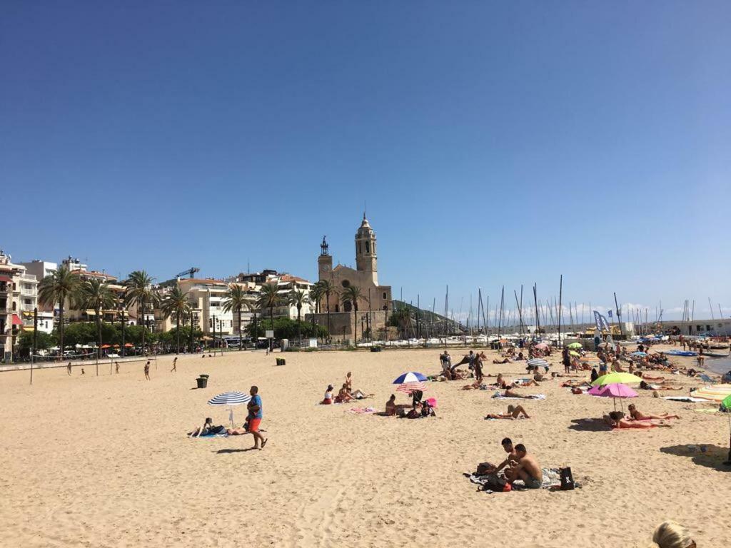 Sunny Flat In Sitges 30 Seconds To Beach, Balcony & Sea Views! Dış mekan fotoğraf